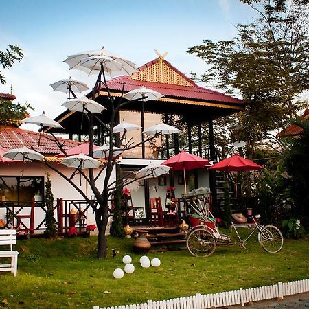 Baan Puang Petch Hotel Чиангмай Екстериор снимка