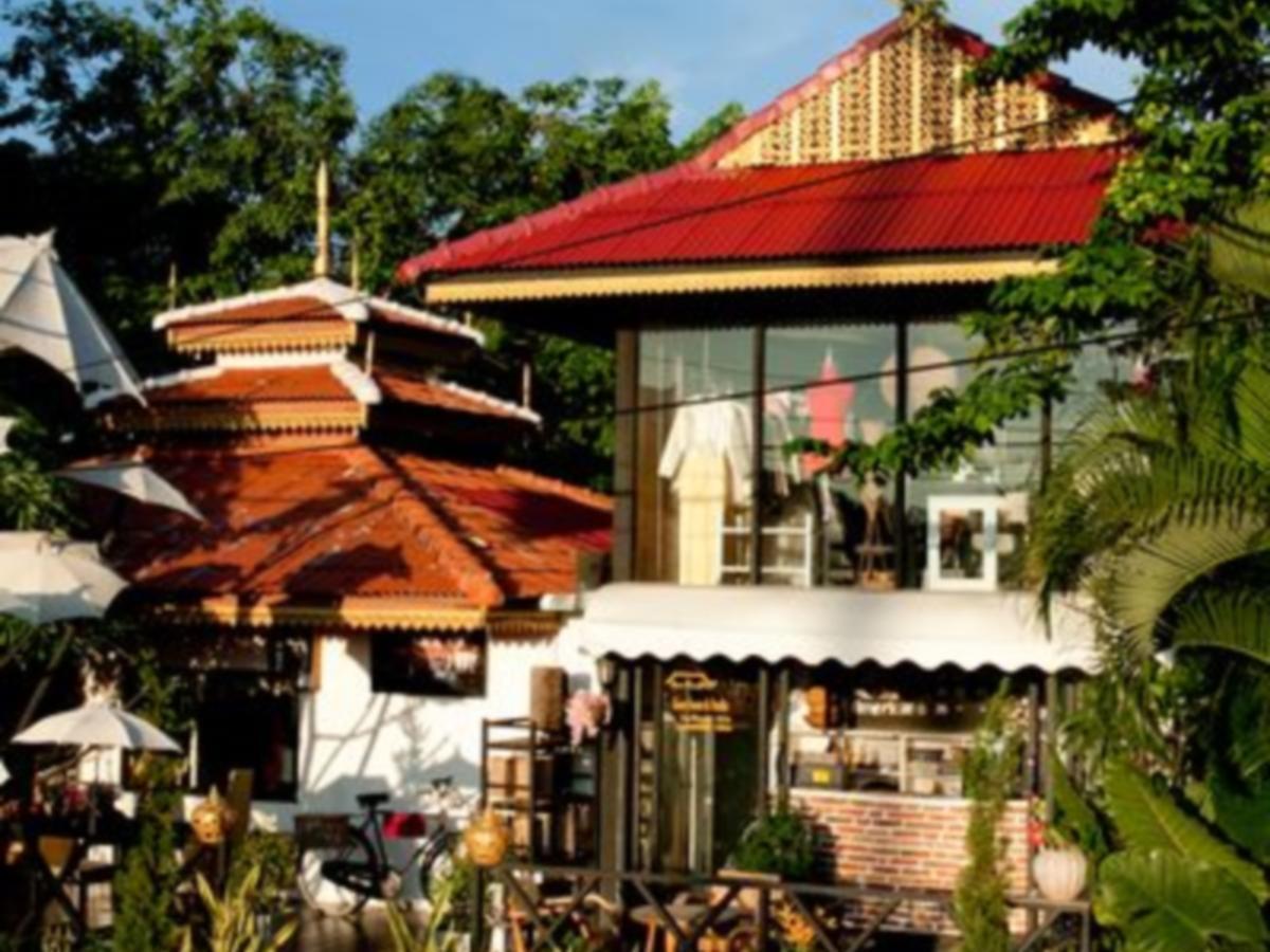 Baan Puang Petch Hotel Чиангмай Екстериор снимка