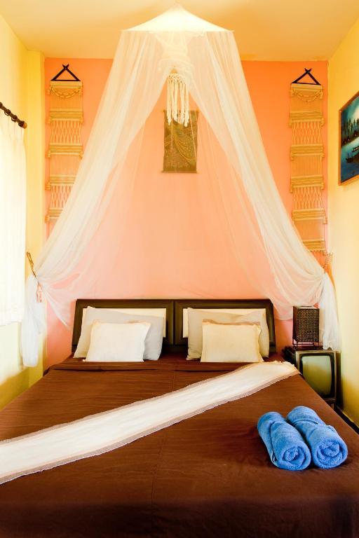 Baan Puang Petch Hotel Чиангмай Стая снимка